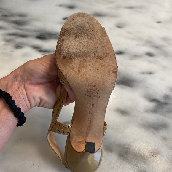 Manolo Blahnik patent leather heels - Picture 5 of 14